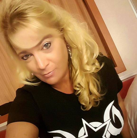 Meet your Posher, Angie - Picture 1 of 1